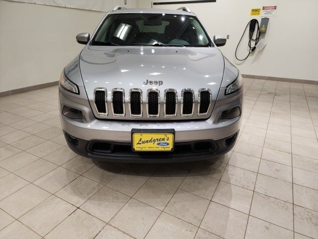 Used 2017 Jeep Cherokee Latitude with VIN 1C4PJMCS4HW656243 for sale in Eveleth, Minnesota