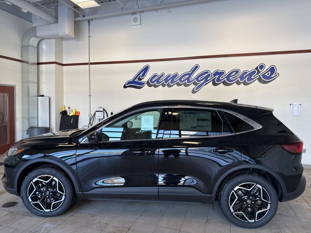 2026 Ford Escape Platinum