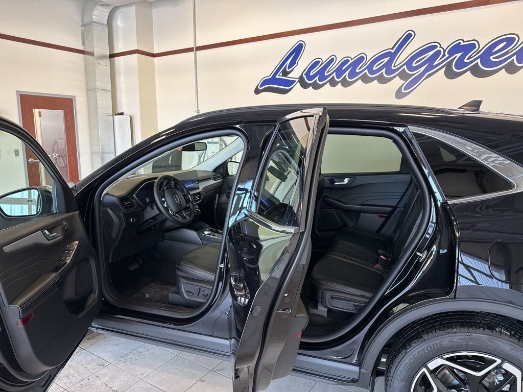 2026 Ford Escape Platinum