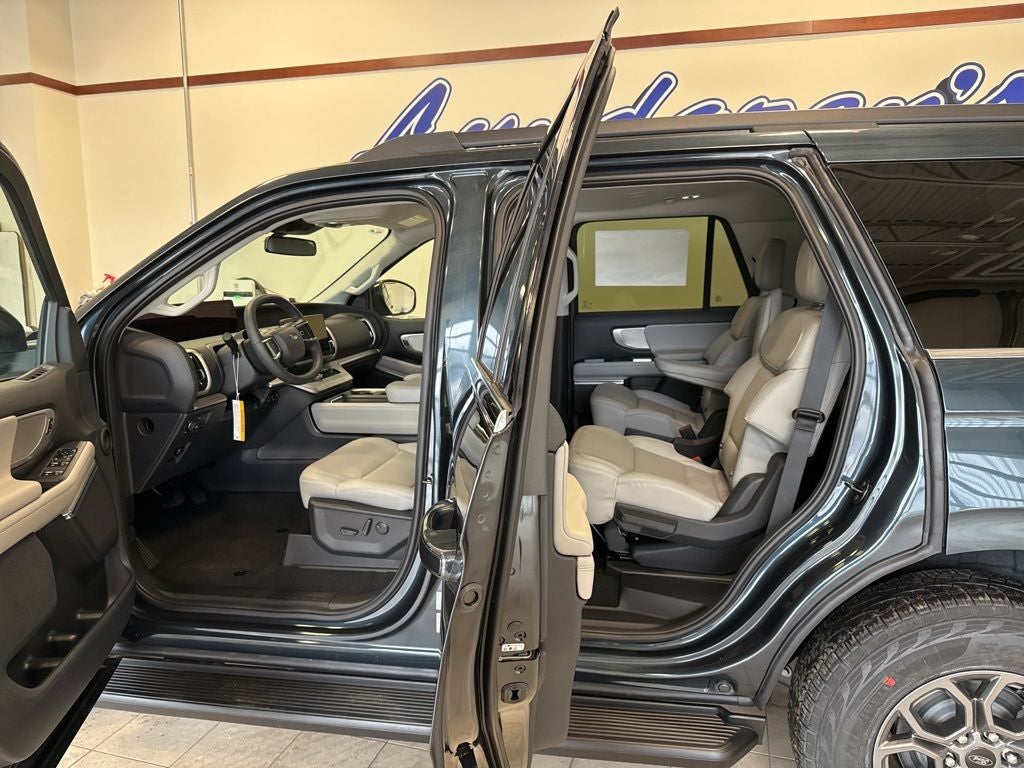 2026 Ford Expedition Active