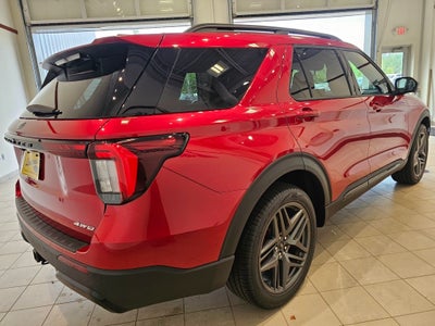 2025 Ford Explorer ST-Line
