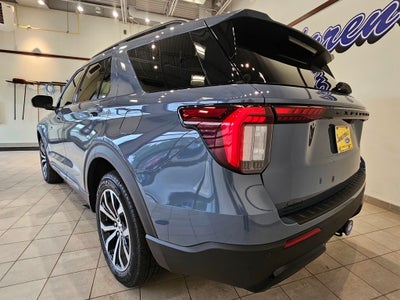 2025 Ford Explorer ST-Line
