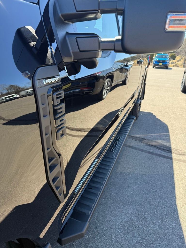2025 Ford F-350SD Lariat