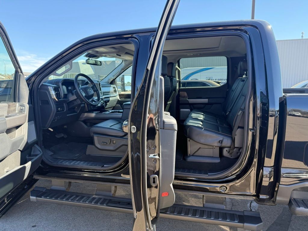 2025 Ford F-350SD Lariat