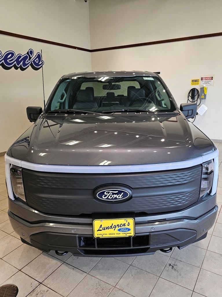 2025 Ford F-150 Lightning Flash