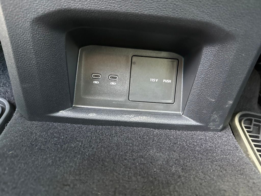 2021 Volkswagen Atlas 3.6L V6 SE w/Technology R-Line