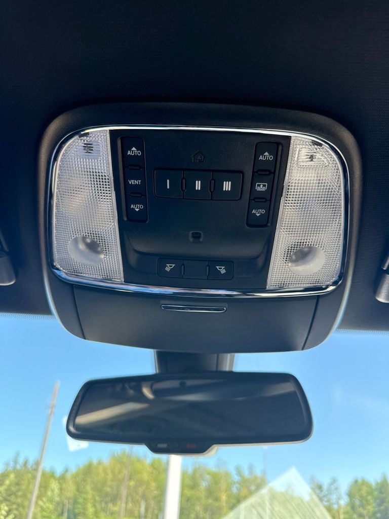 2018 Chrysler 300 S