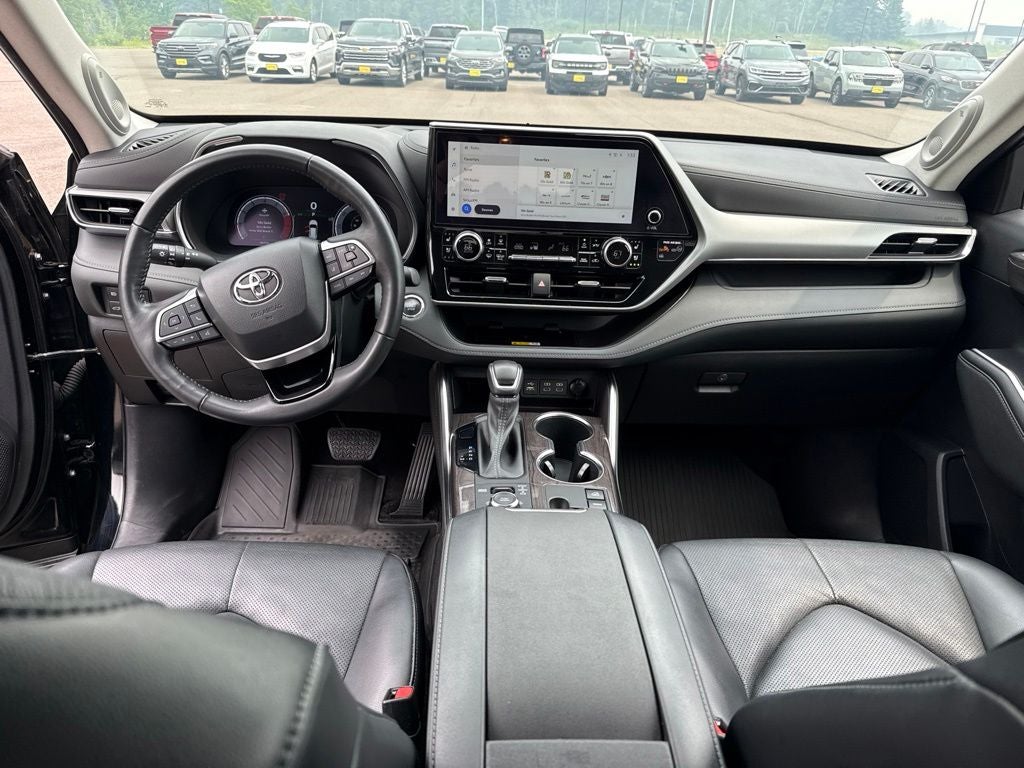 2023 Toyota Highlander Platinum
