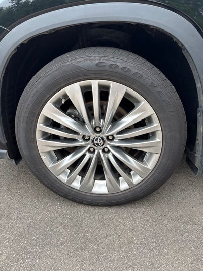 2023 Toyota Highlander Platinum