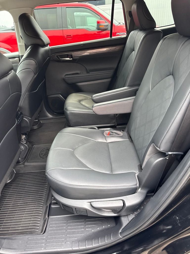 2023 Toyota Highlander Platinum